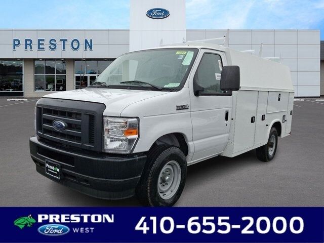 2025 FORD E-350