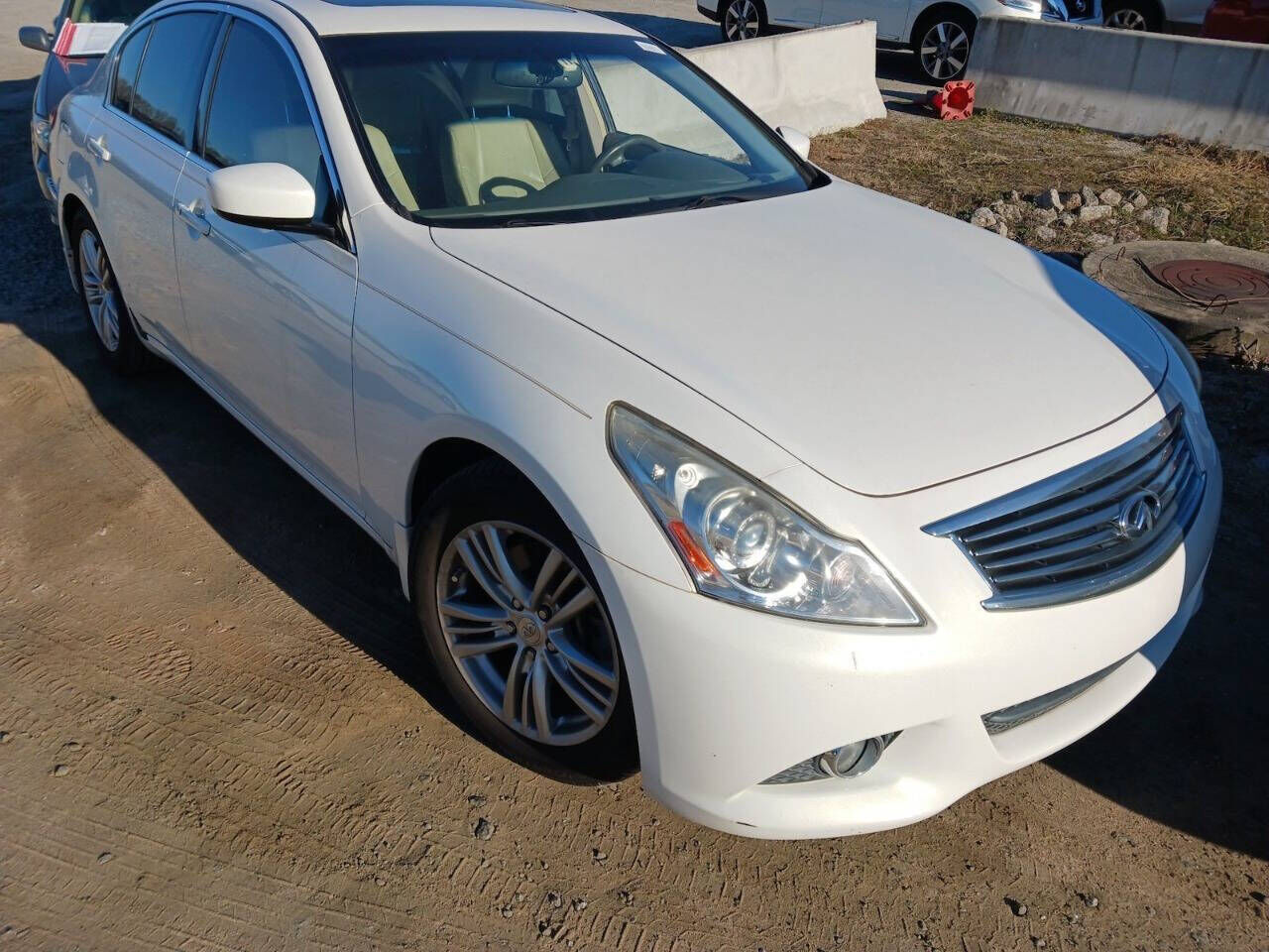 2013 INFINITI G37