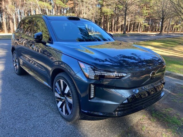 2025 VOLVO EX90