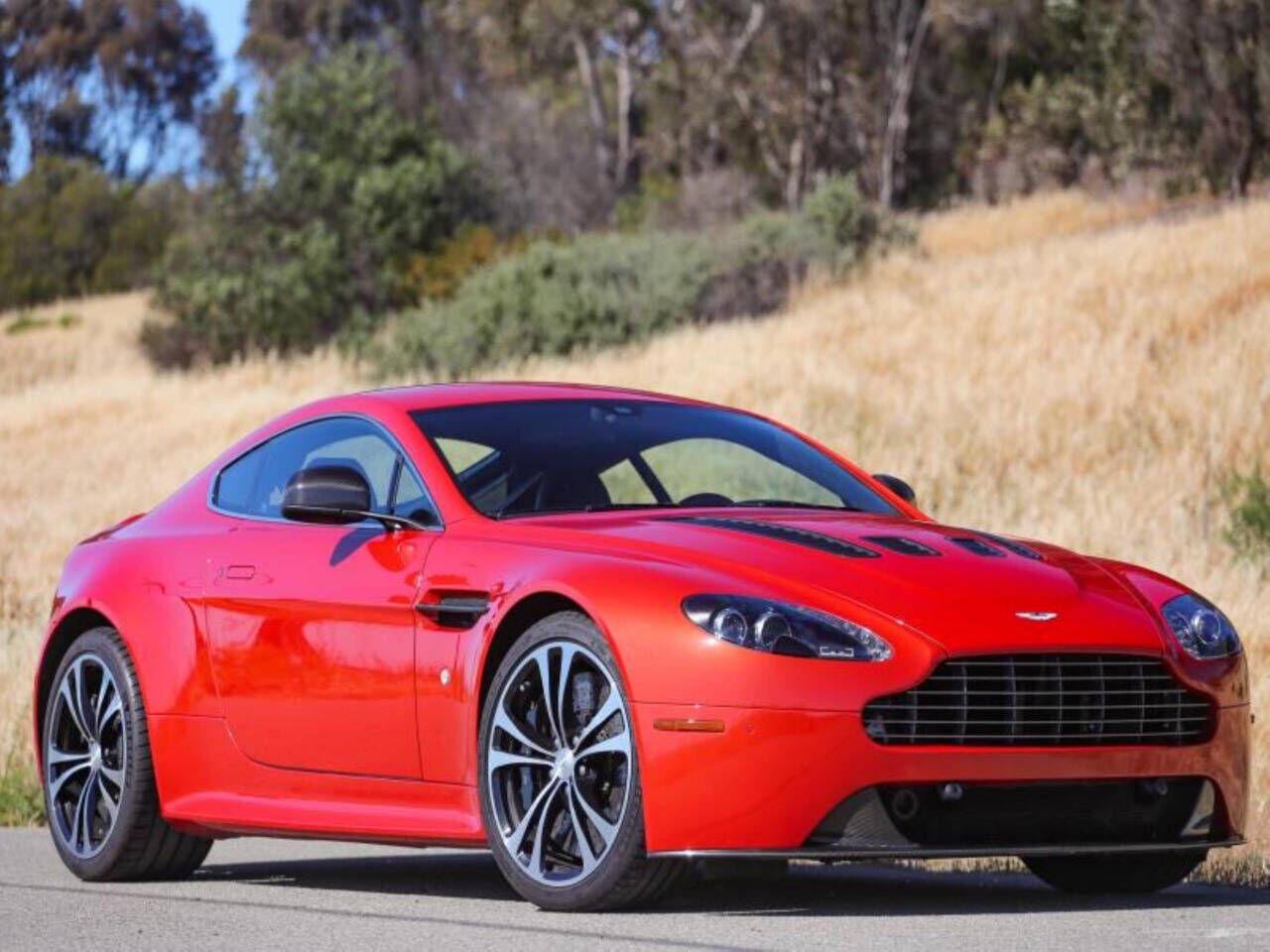 Aston Martin V12 Vantage