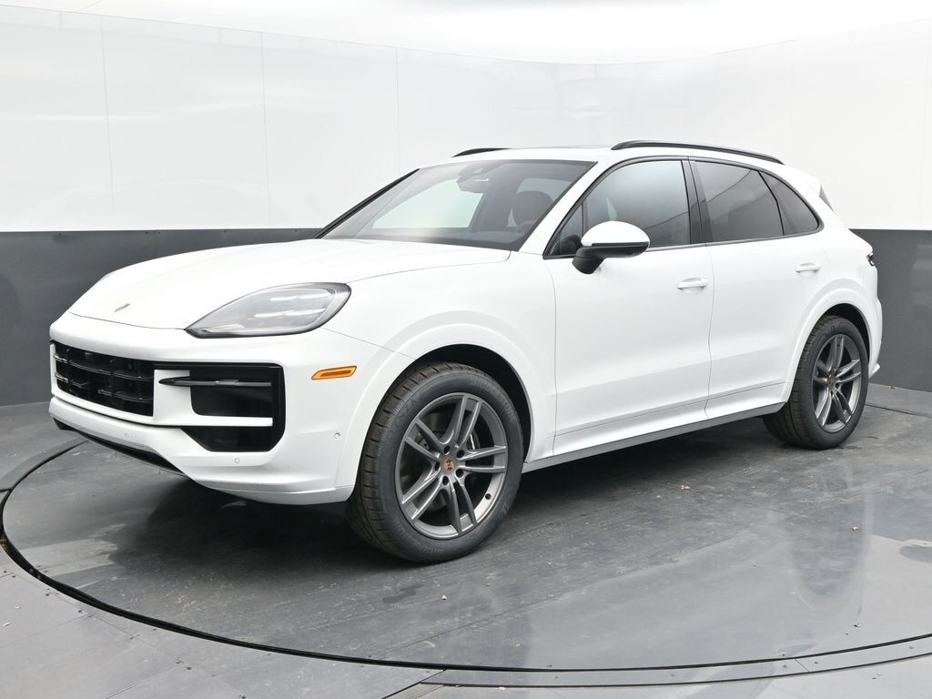 2025 PORSCHE Cayenne