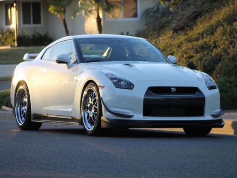 Nissan GT-R
