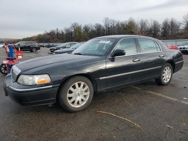 Lincoln Town Car