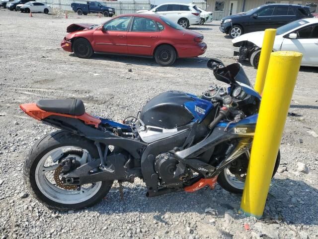 Suzuki GSX-R750