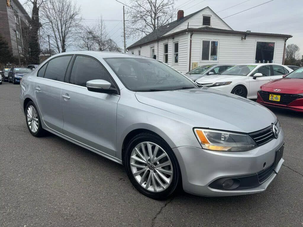 2011 VOLKSWAGEN Jetta