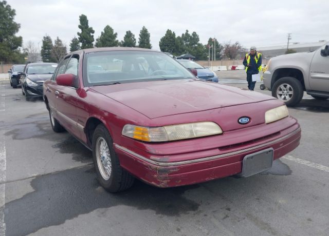 Ford Crown Victoria