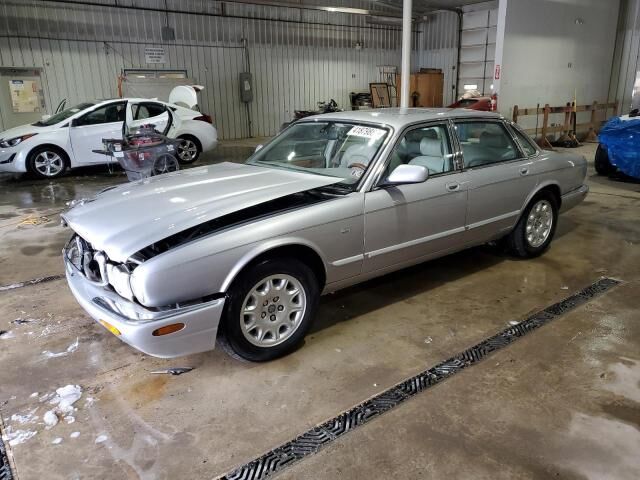 Jaguar XJ8