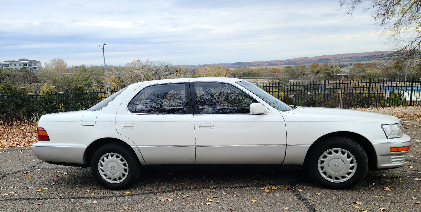 Lexus LS
