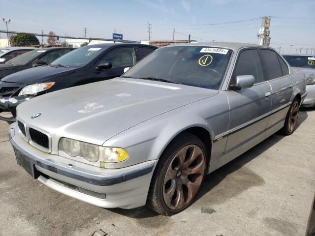 BMW 740i