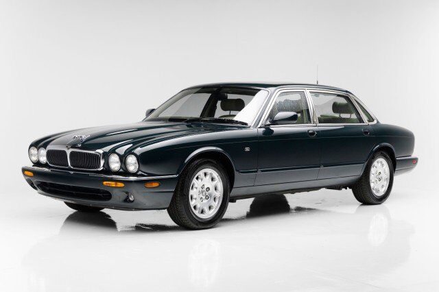 Jaguar XJ8