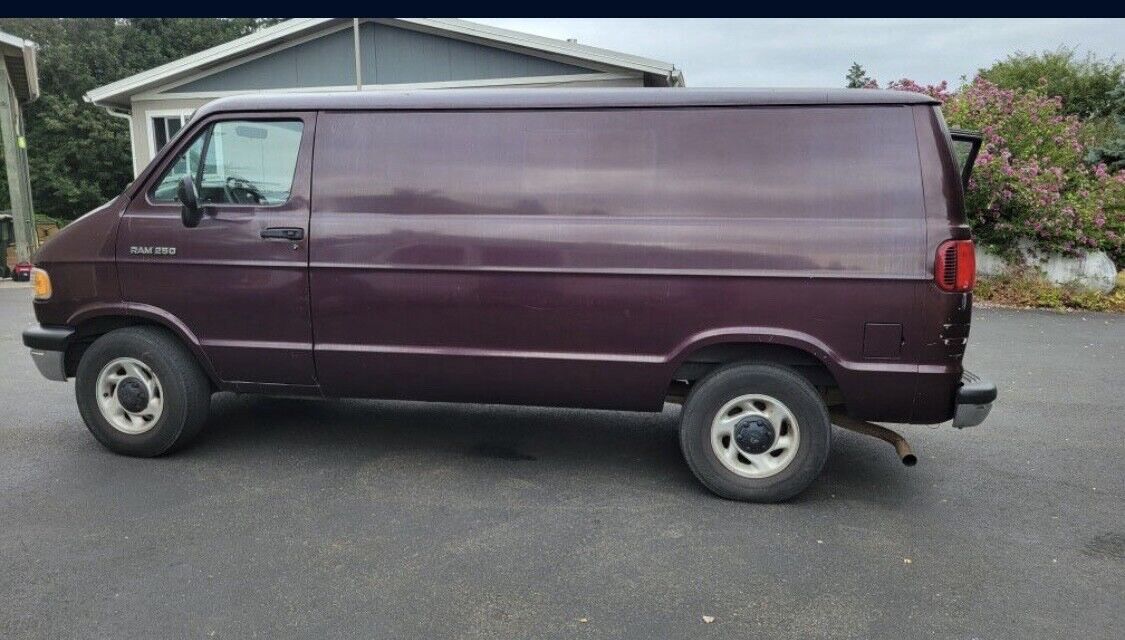 Dodge Ram Van