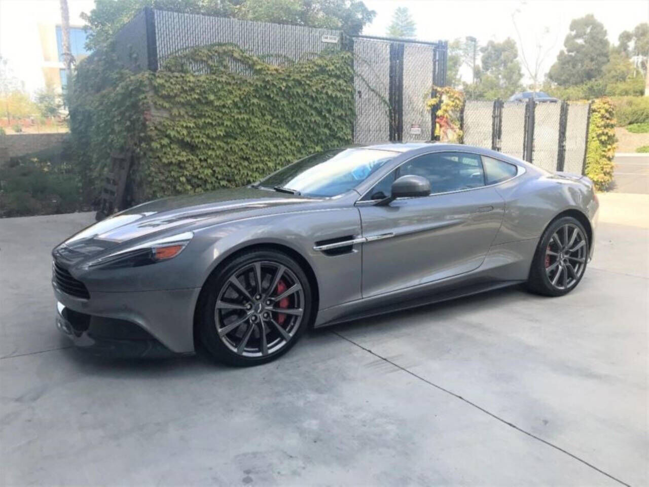 Aston Martin Vanquish