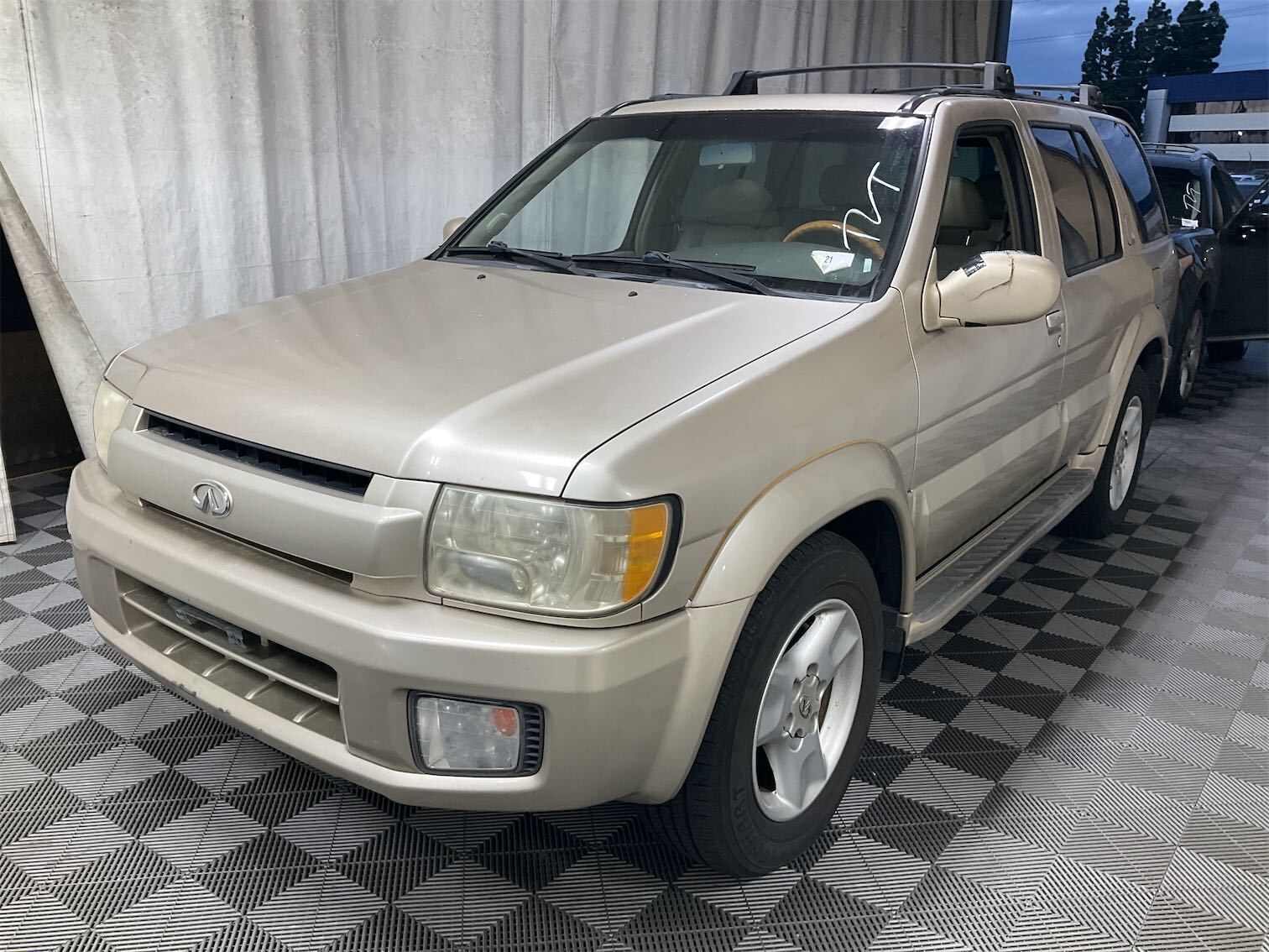 Infiniti QX4