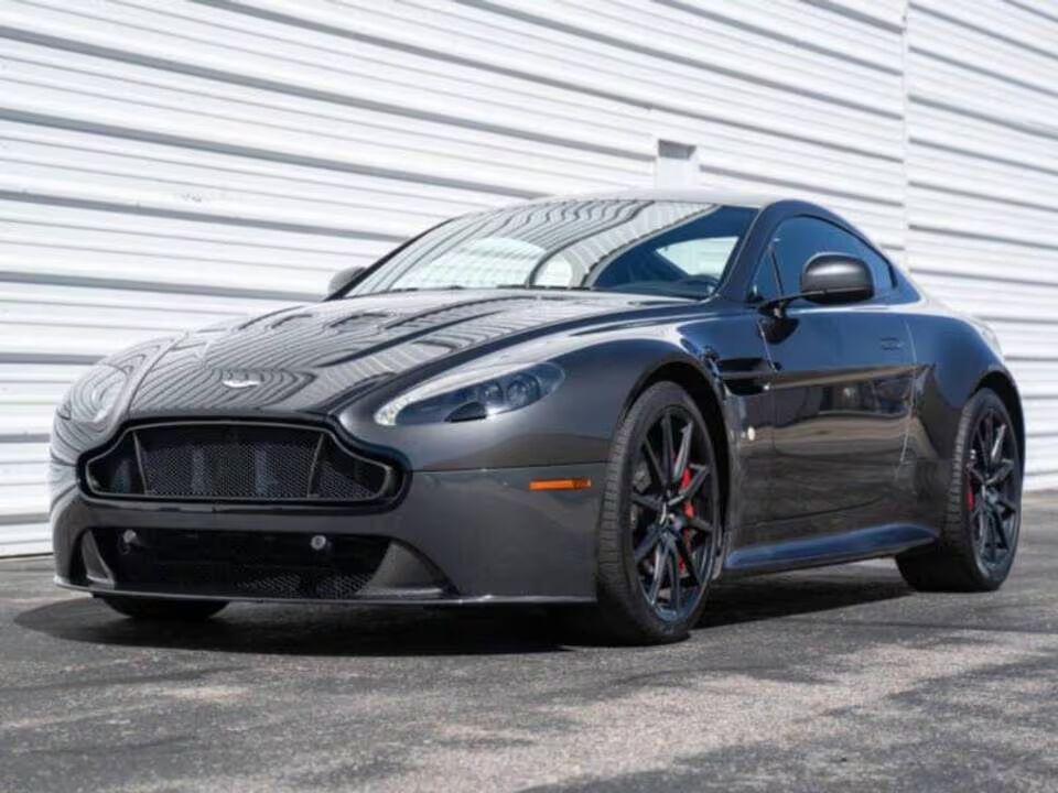 Aston Martin V12 Vantage