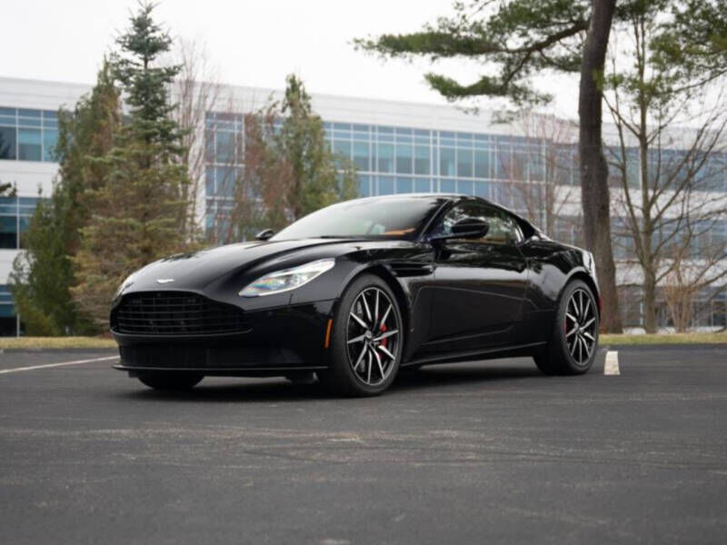 Aston Martin DB11