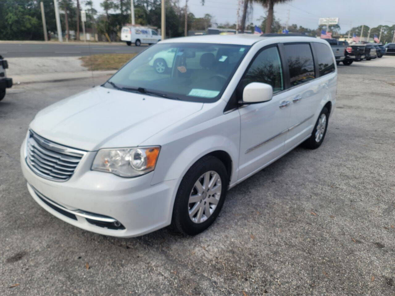 2016 CHRYSLER Town and Country