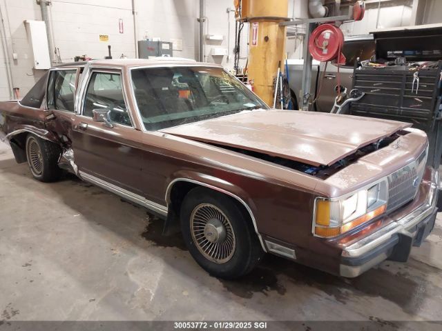 Ford Crown Victoria