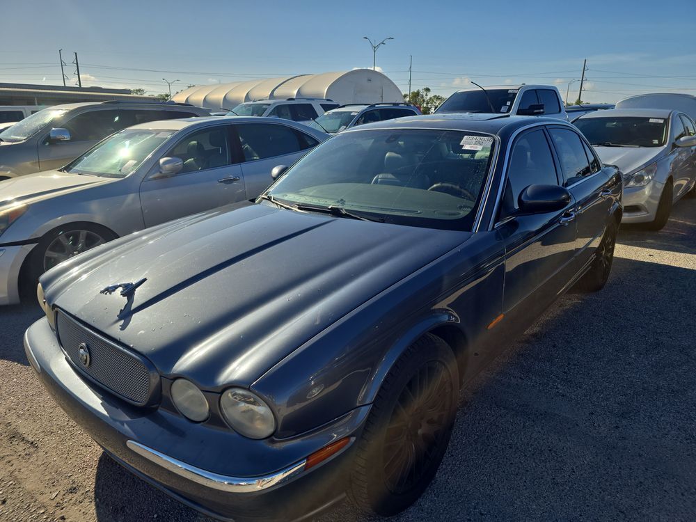 Jaguar XJ