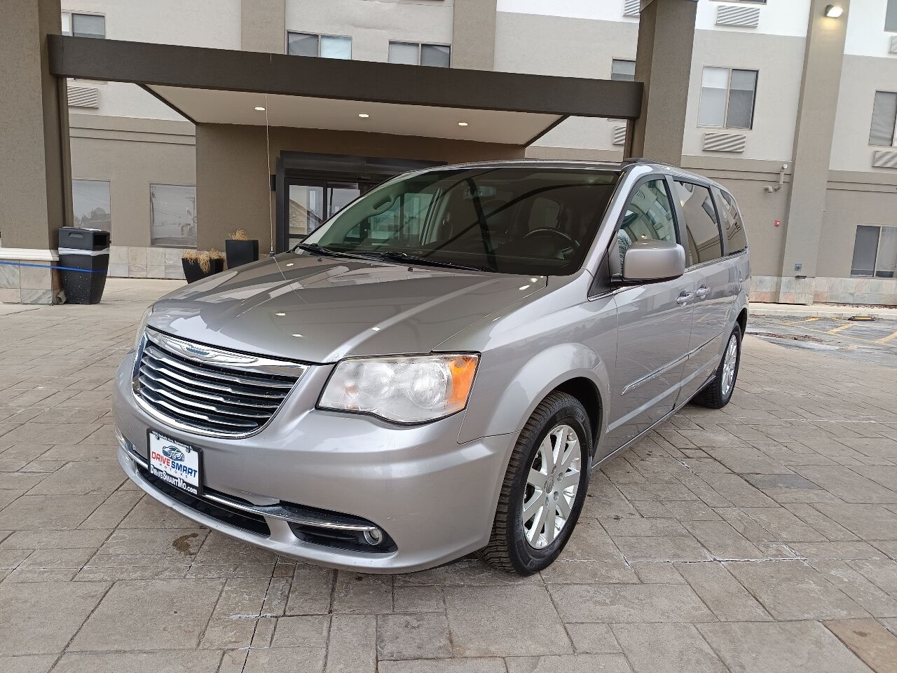 2016 CHRYSLER Town and Country