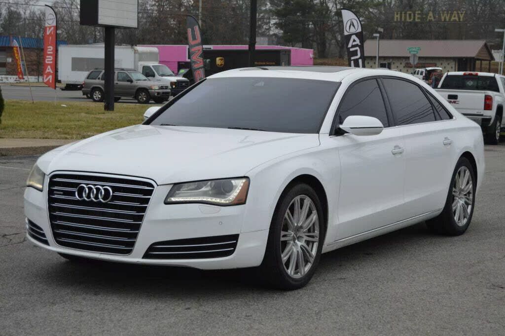 2011 AUDI A8