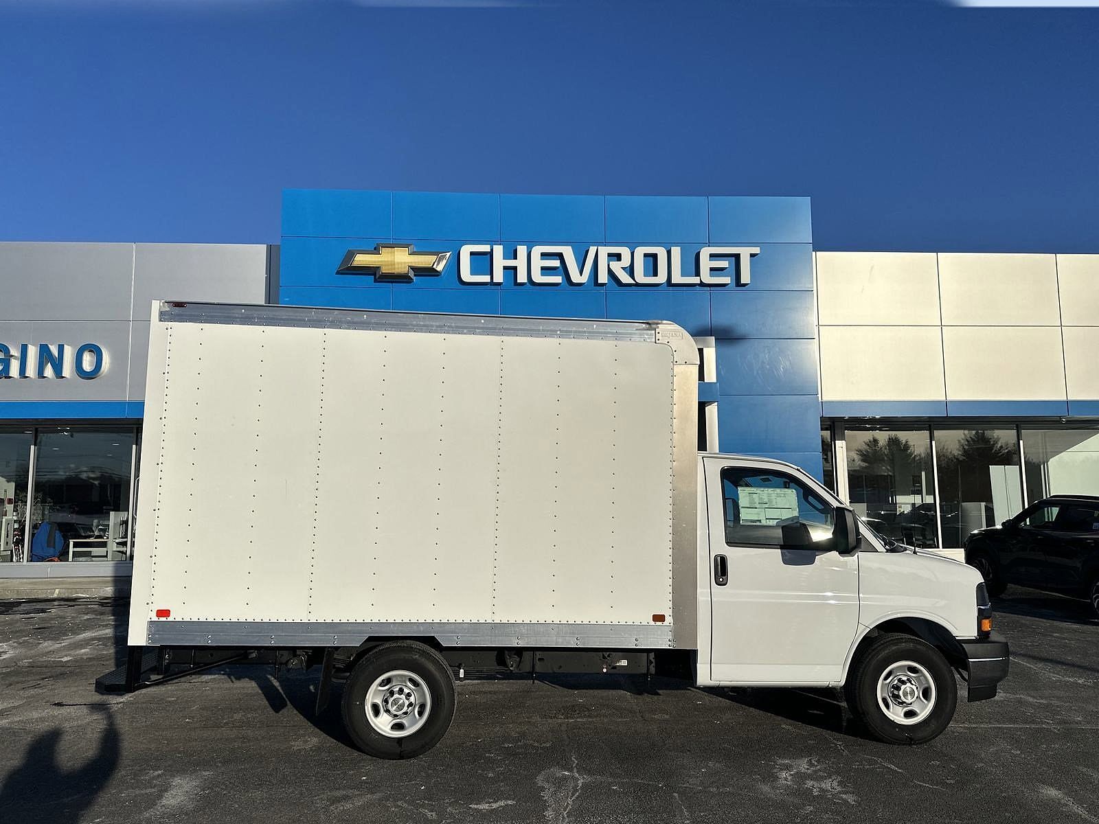 2024 CHEVROLET Express
