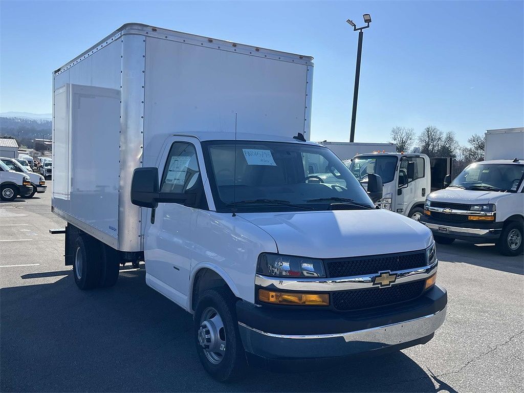 2024 CHEVROLET Express