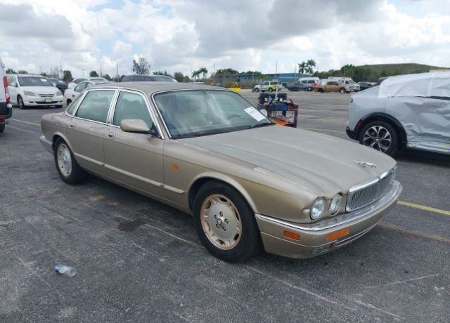 Jaguar XJ6