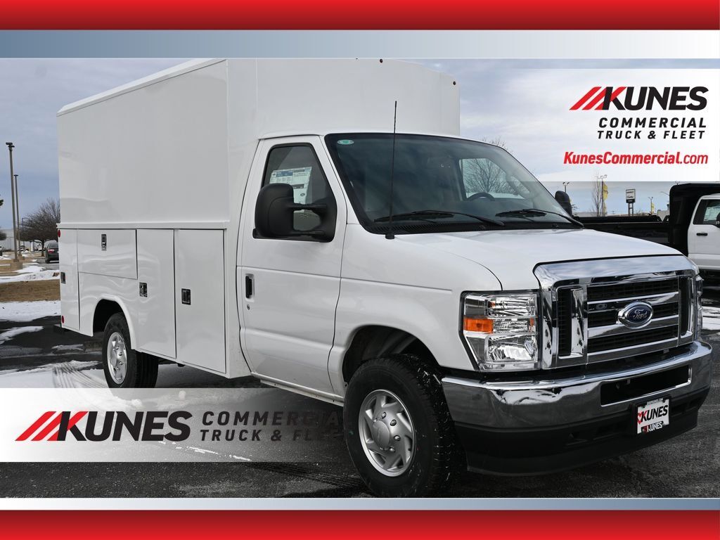 2025 FORD E-350