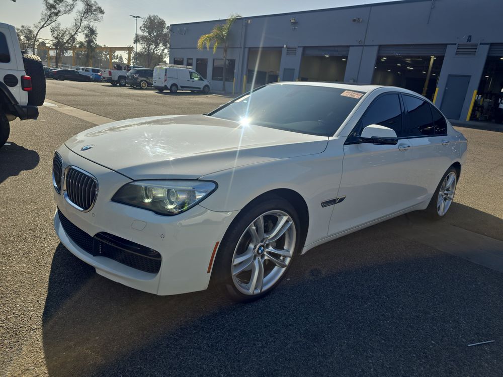 BMW 740i