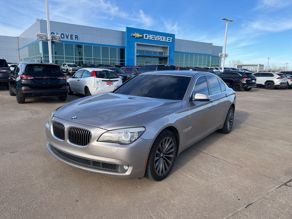 BMW 740i