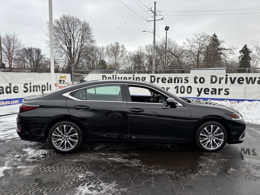 2019 Lexus ES