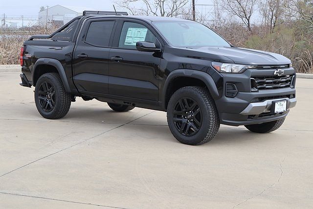 2025 CHEVROLET Colorado
