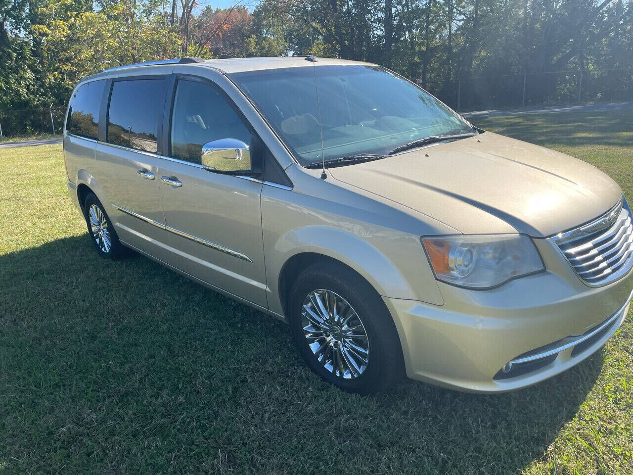 2011 CHRYSLER Town and Country