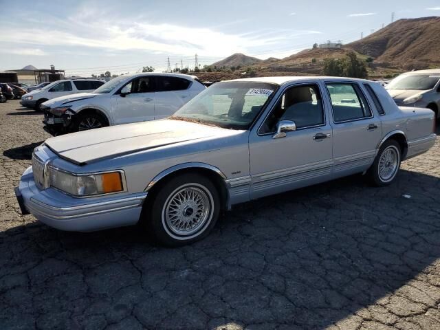 Lincoln Town Car