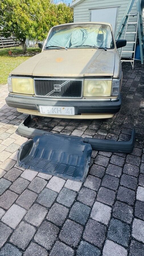 Volvo 240 Series
