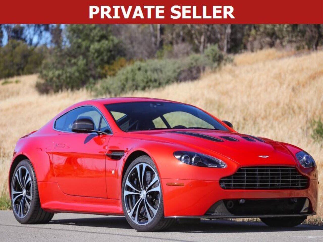 Aston Martin V12 Vantage