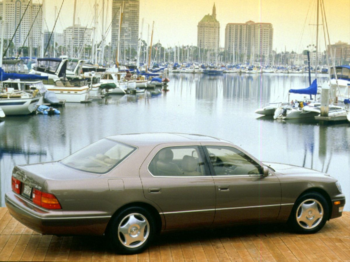 Lexus LS