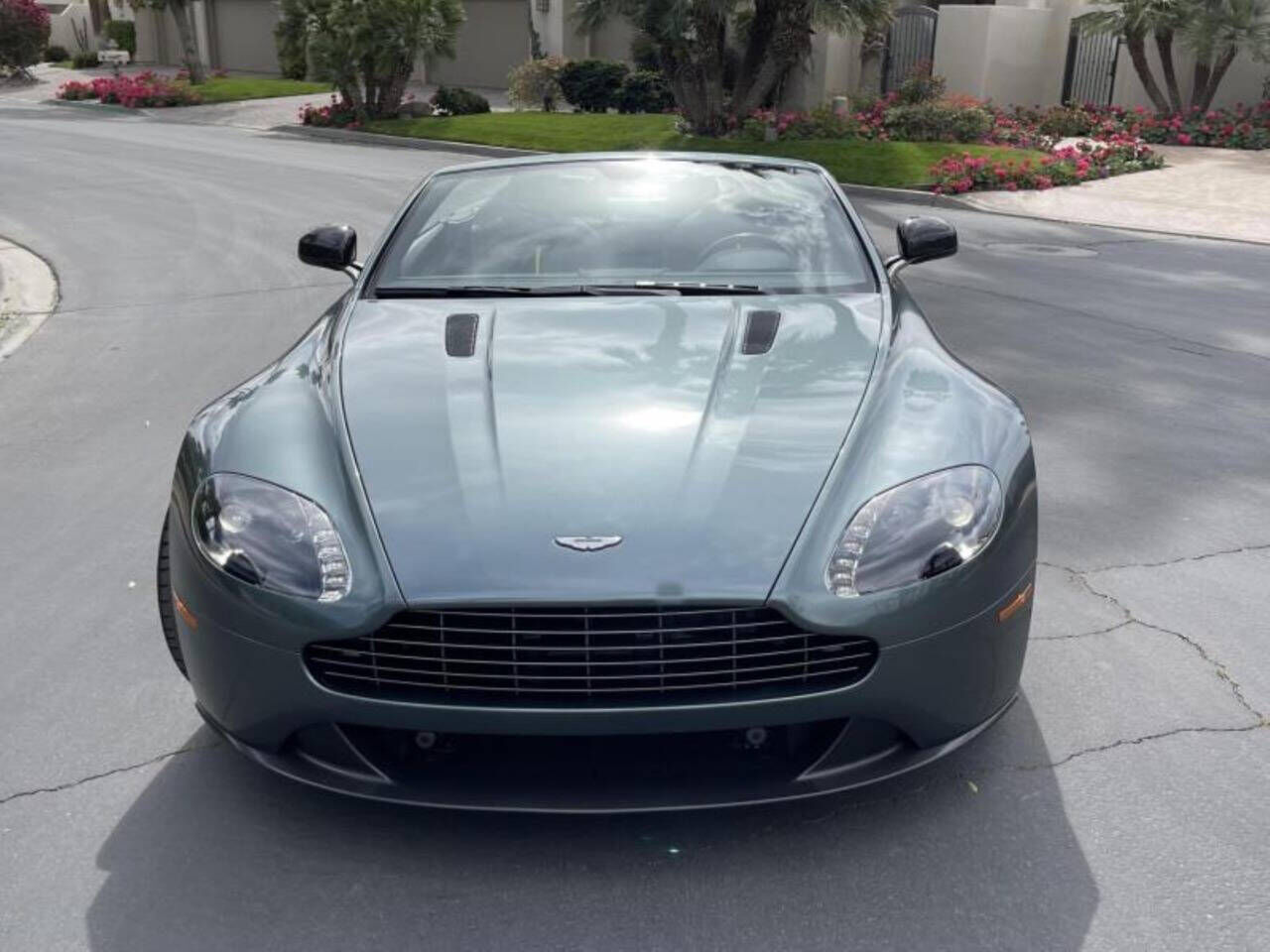 Aston Martin V8 Vantage