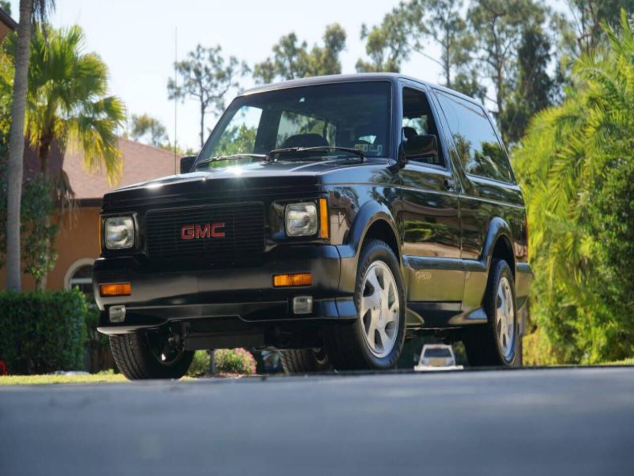 GMC Typhoon