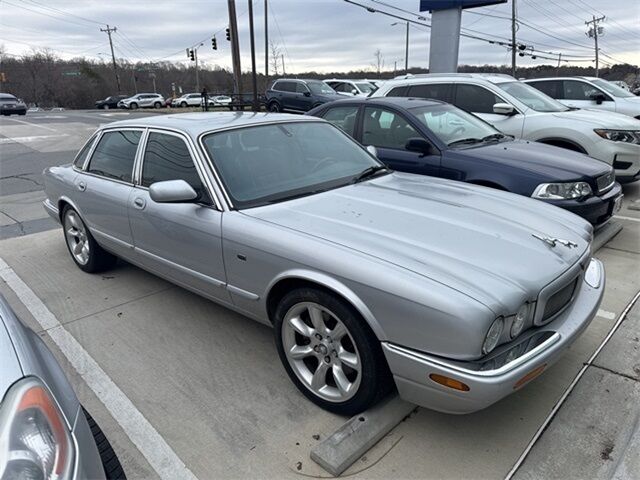 Jaguar XJR