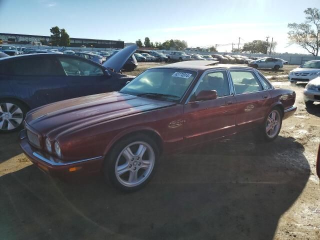 Jaguar XJR