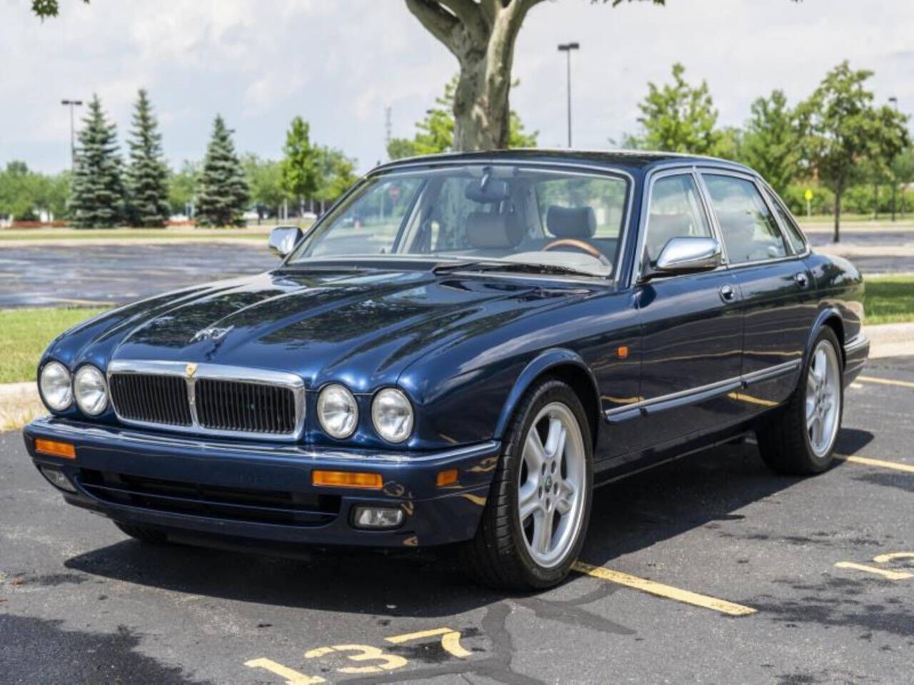 Jaguar XJ12