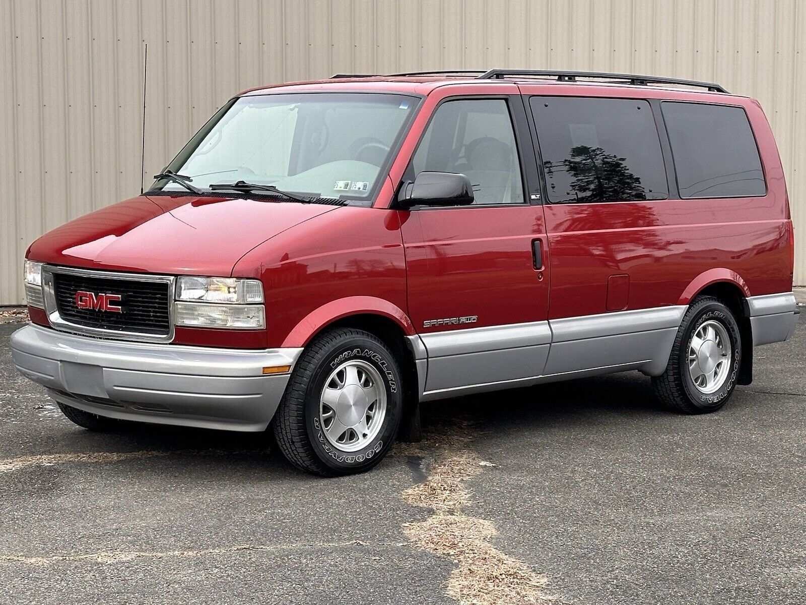 GMC Safari
