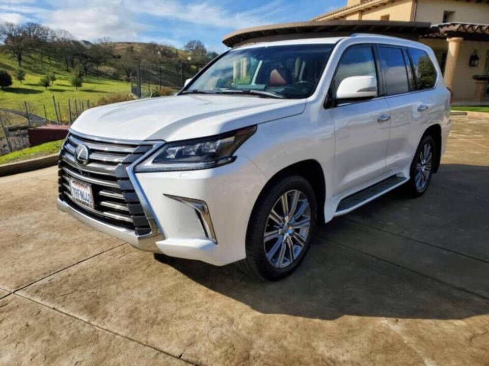 Lexus LX