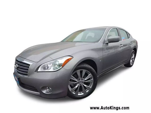 Infiniti Q70