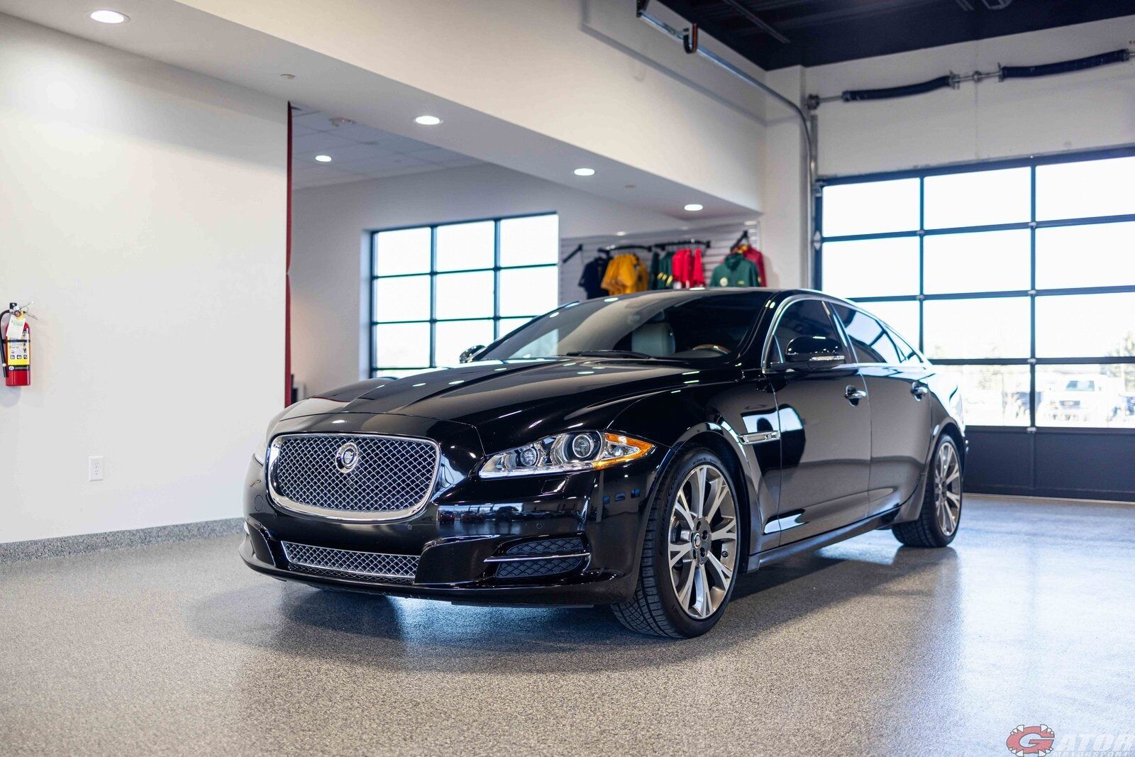 Jaguar XJ