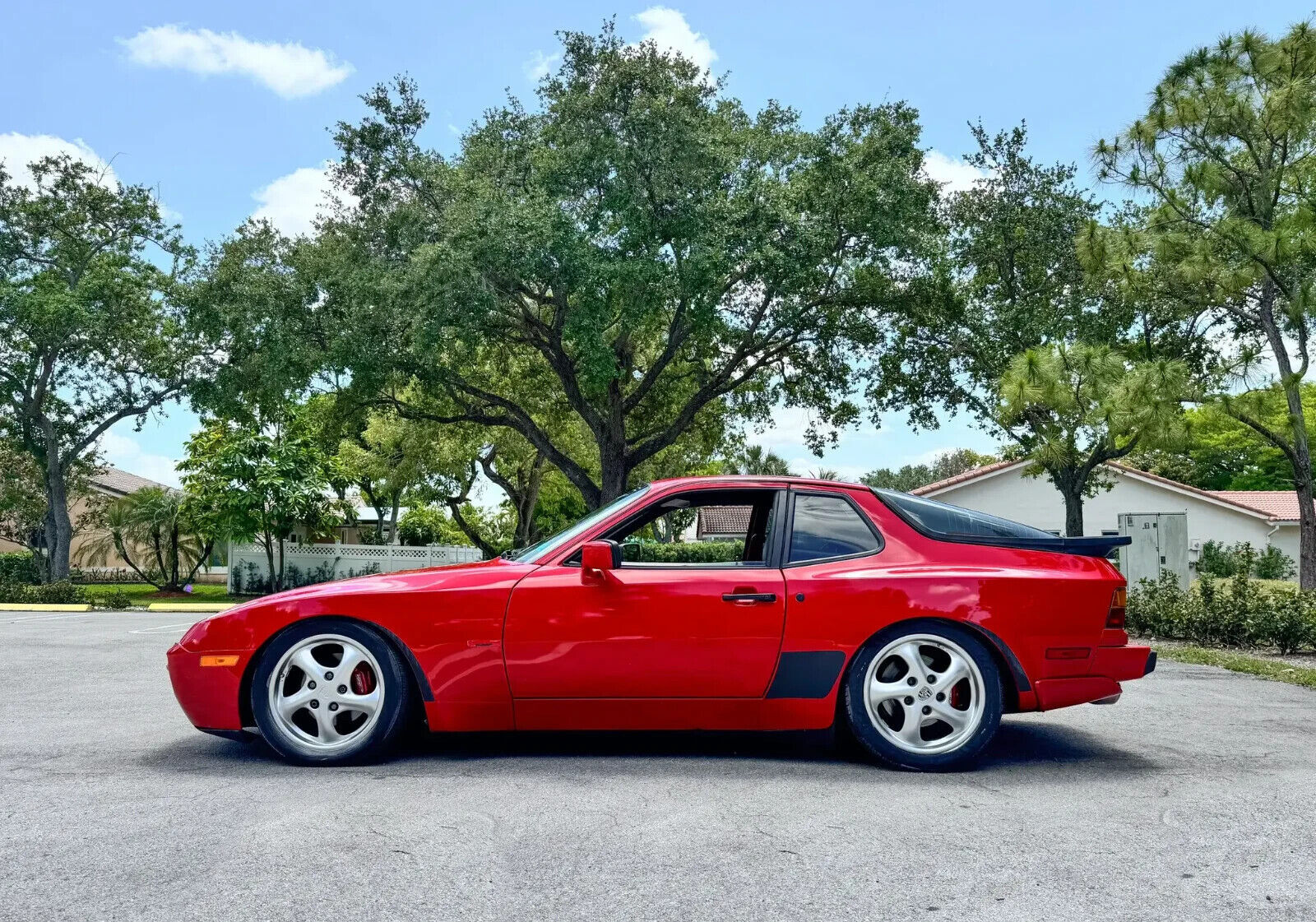 PORSCHE