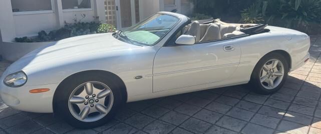Jaguar XK8