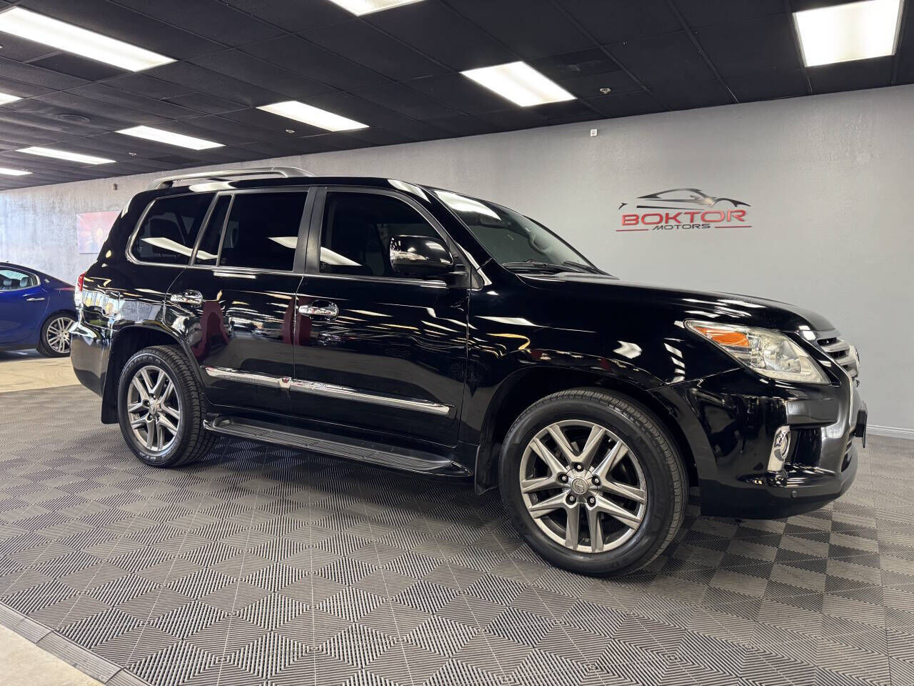 Lexus LX