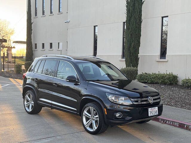 2016 VOLKSWAGEN Tiguan